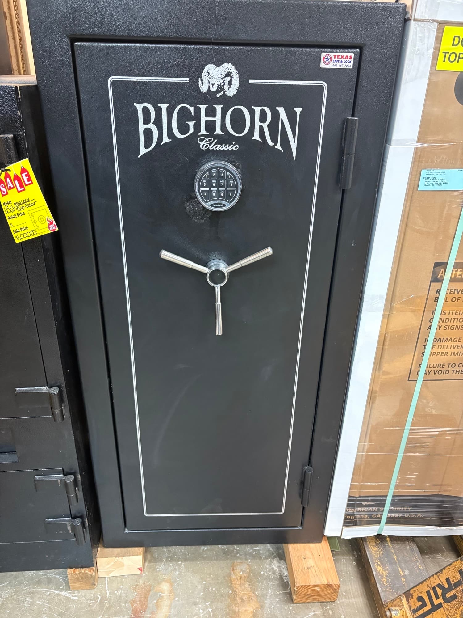 6030 26 Capacity BigHorn Gun Safe Fire Rated 70 MInutes